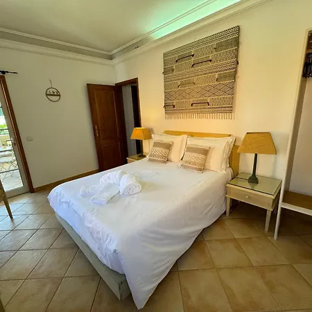 Happy Silva Guest house *