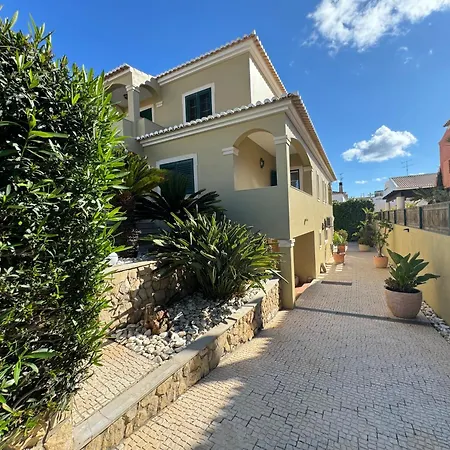 بيت ضيافة Happy Silva *