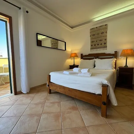 Happy Silva Guest house *