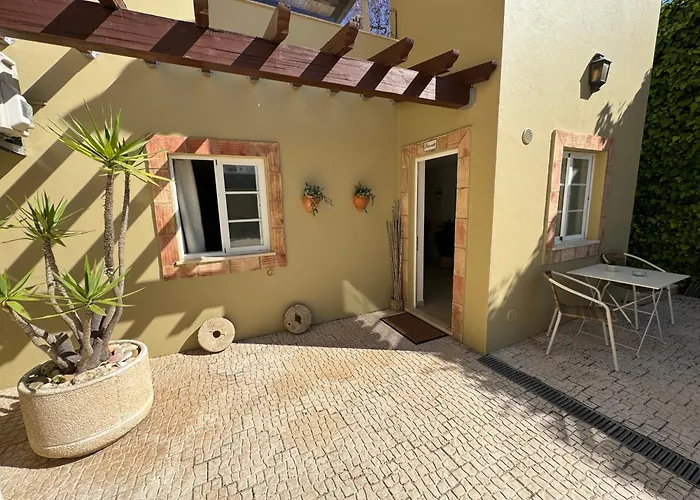 Happy Silva Pensión